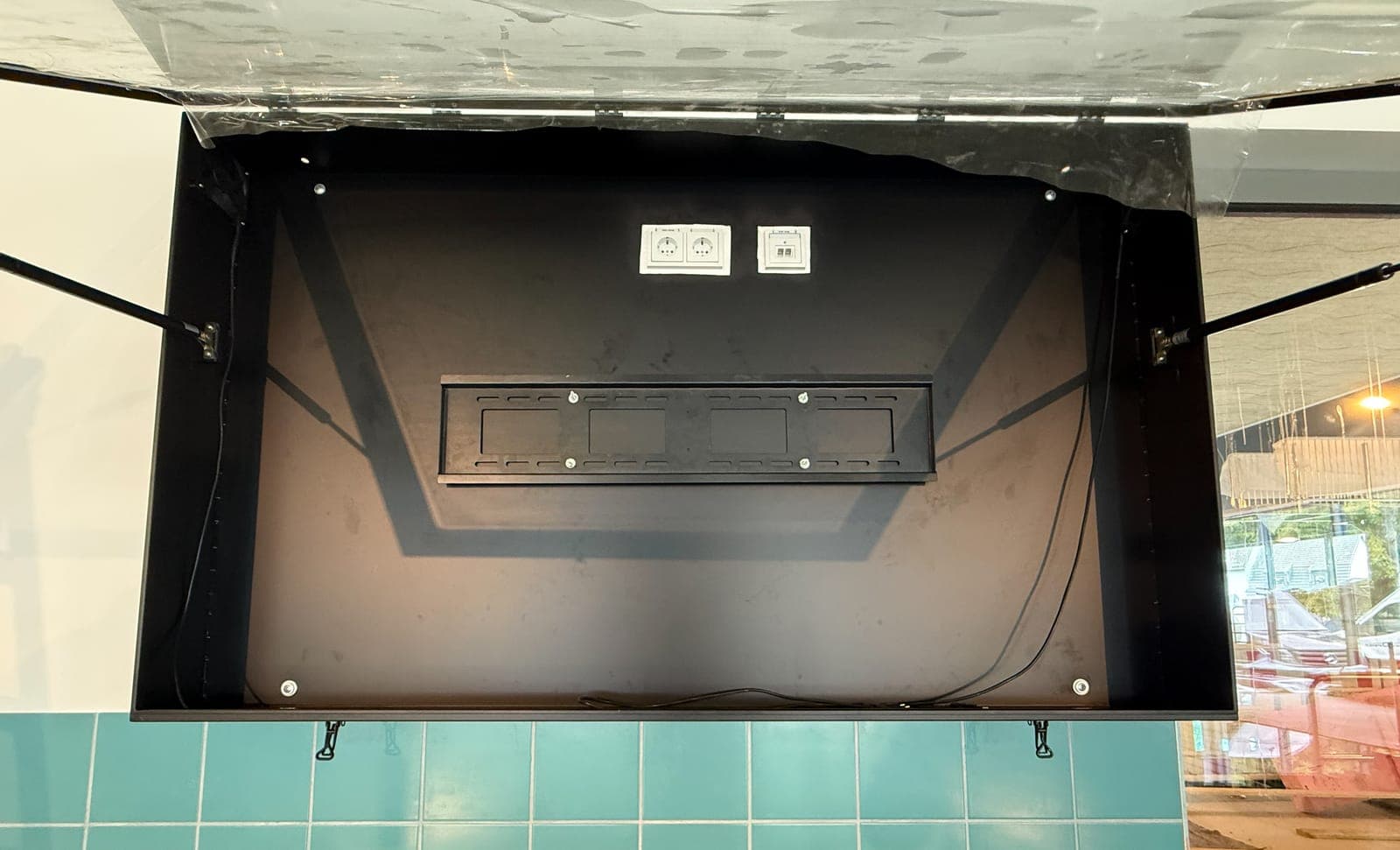 Hydrohex hardware being mounted poolside