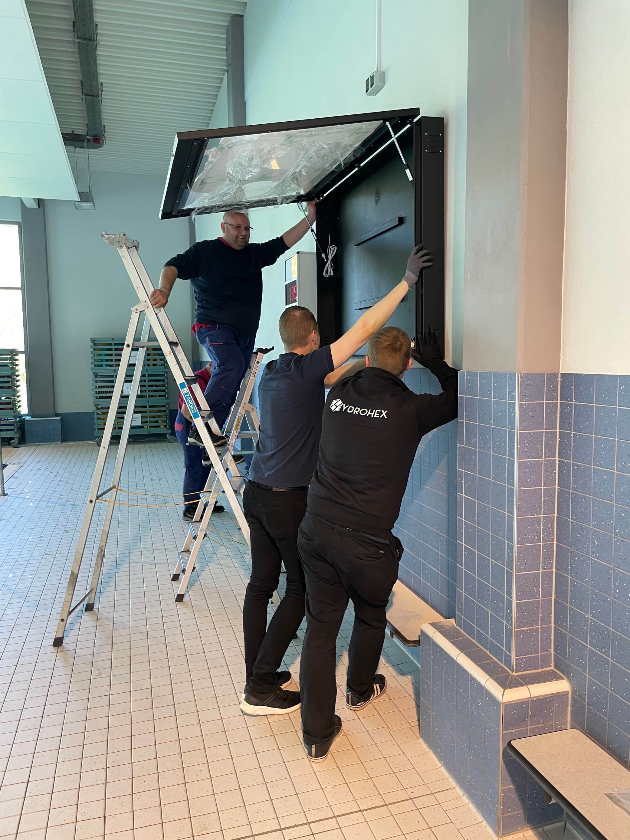 Hydrohex installation crew at Schlossbad Niederrhein, Germany
